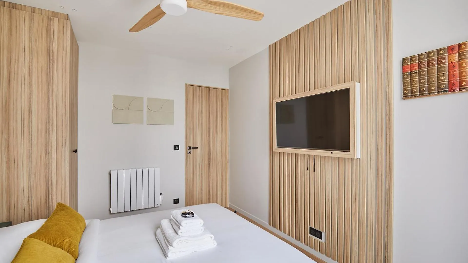 Apartment Center Of Paris By Studioprestige France