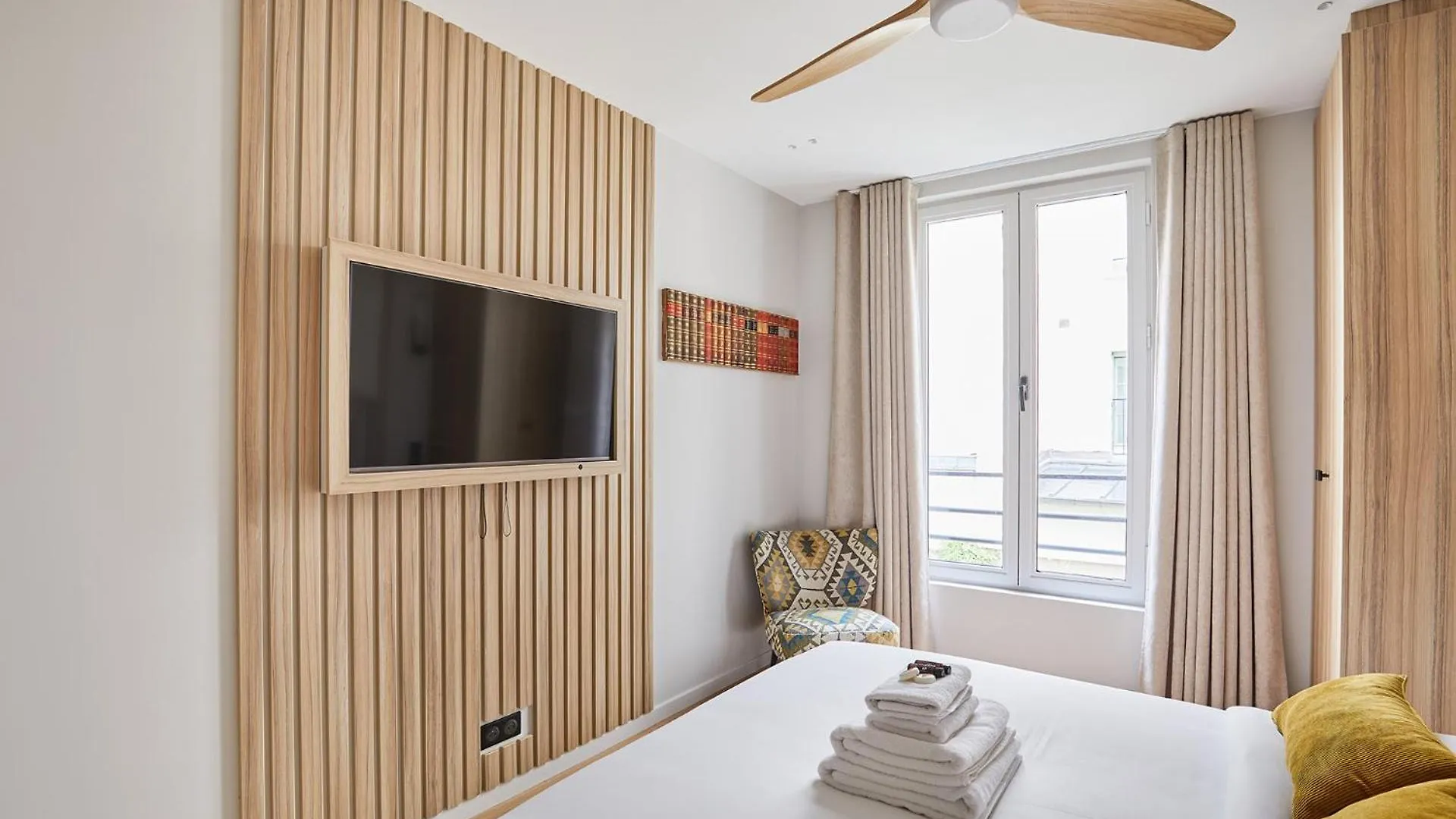 Apartment Center Of Paris By Studioprestige